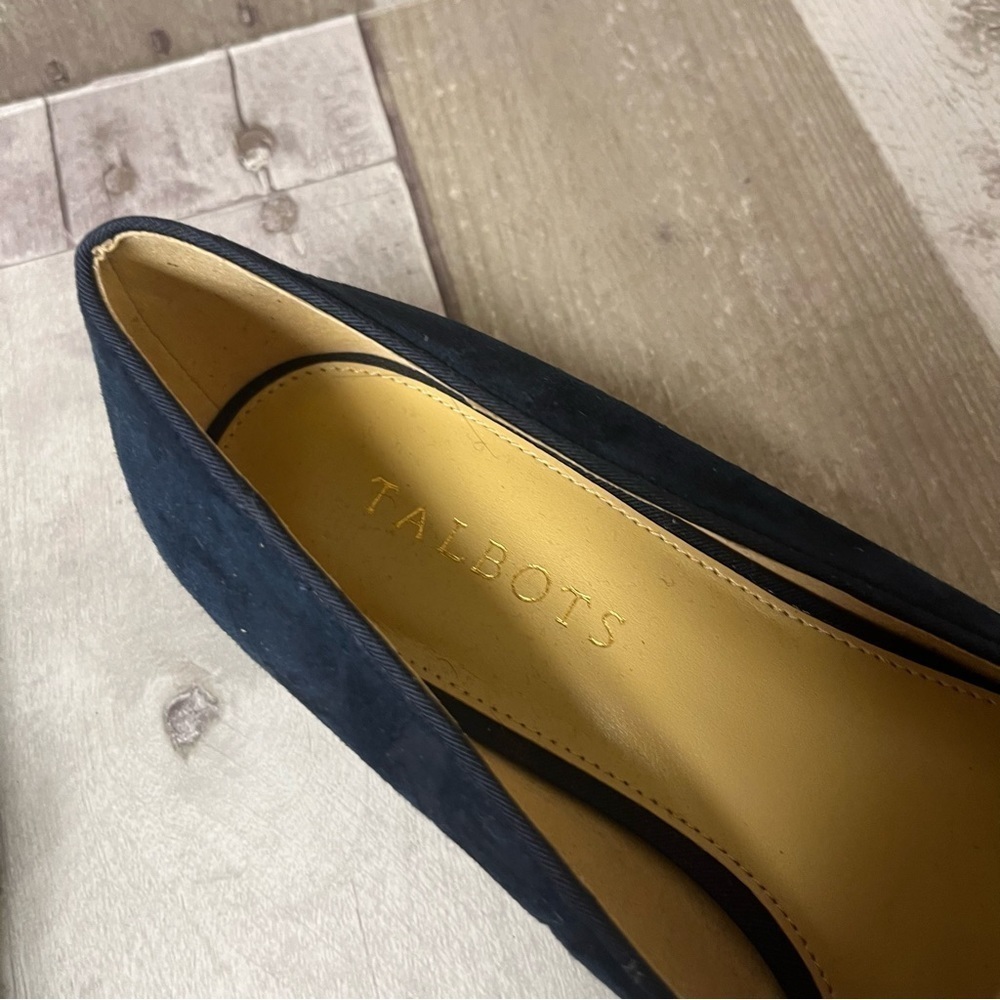 NWOB Talbots Ryan Embroidered Suede Loafers Size 8.5 - Picture 6 of 12